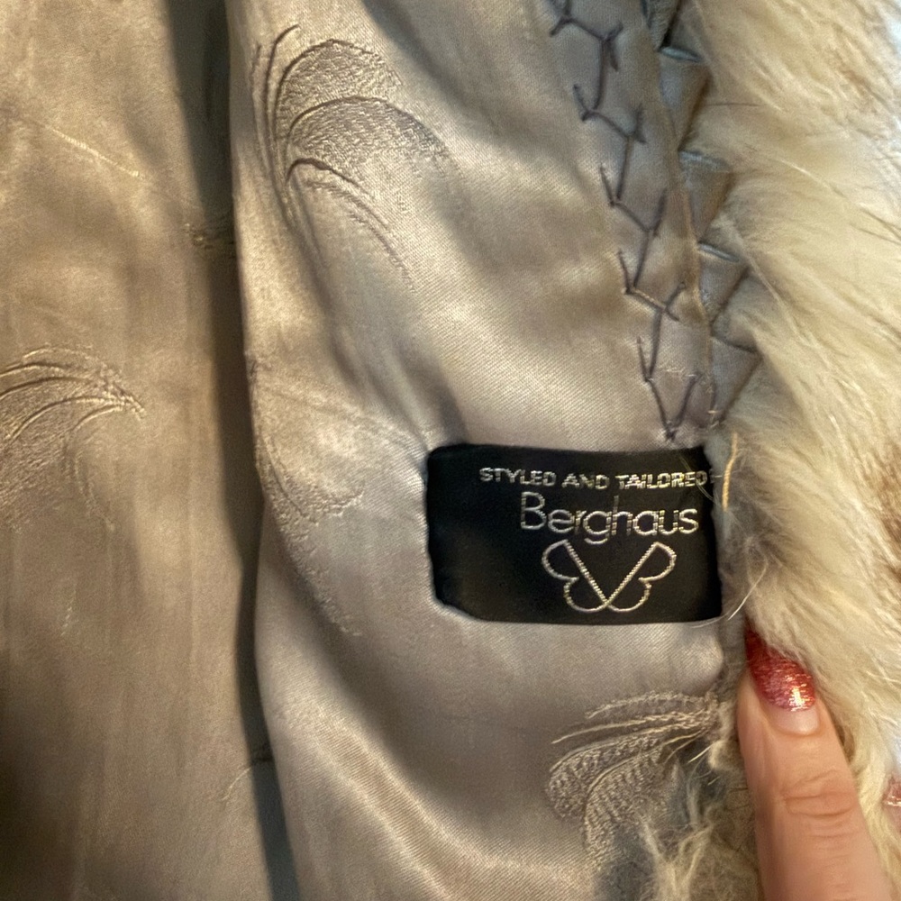 Berghaus Vintage Fur Coat in Cream and Tan - Picture 6 of 7